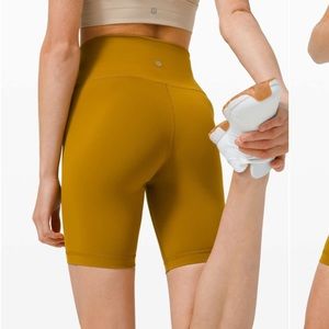 Lululemon Wunder Train Shorts 8” high-Rise